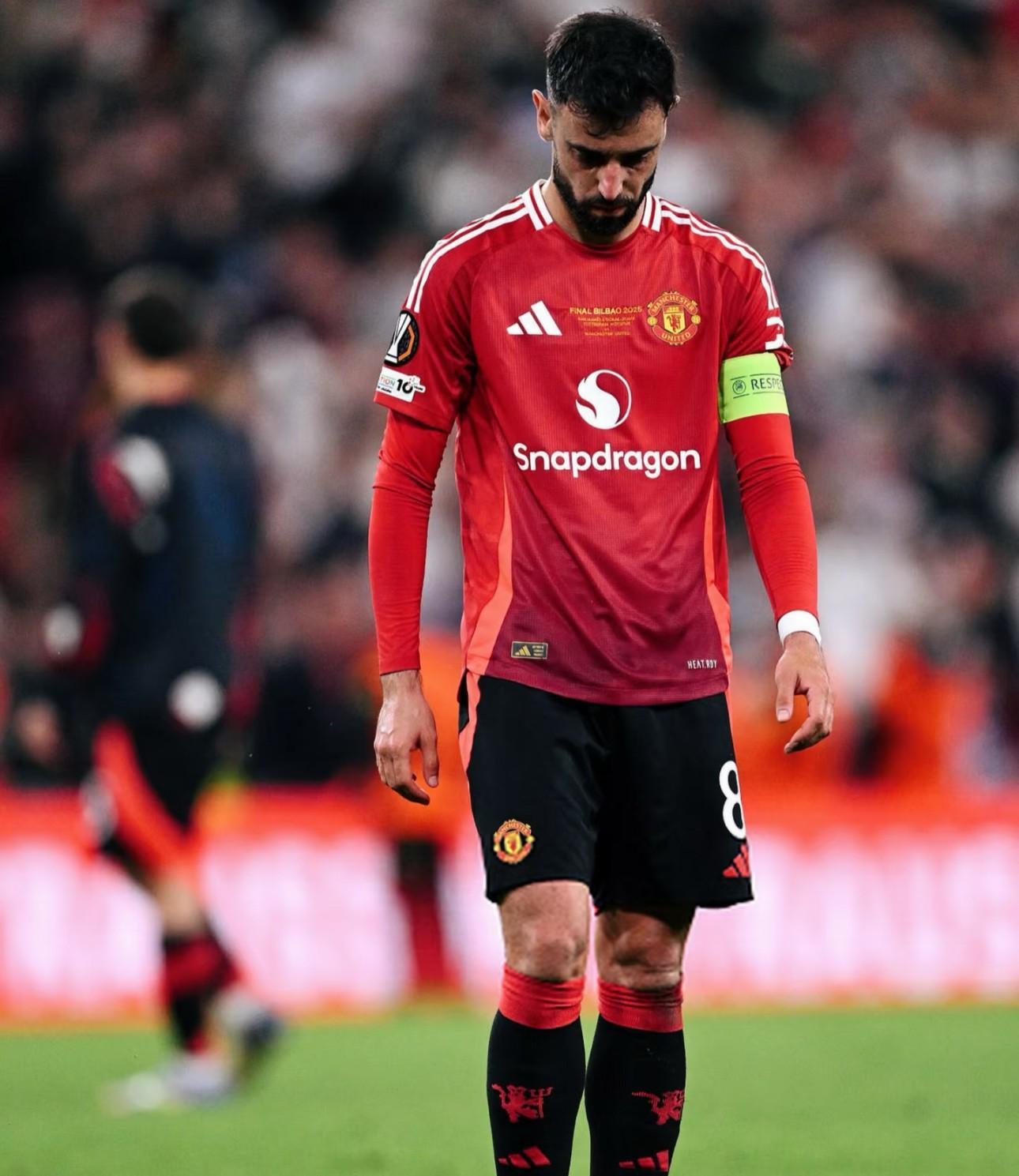 德国杯倒计时；费耶诺德赛前伤情更新；细节引发关注；质疑声仍在；控场能力受关注的简单介绍